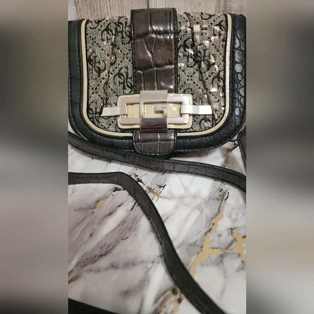 Vintage Guess Sequin Black and Gray Crossbody Bag - Picture 5 of 8